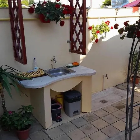 Marius-camere De Inchiriat 招待所 4*